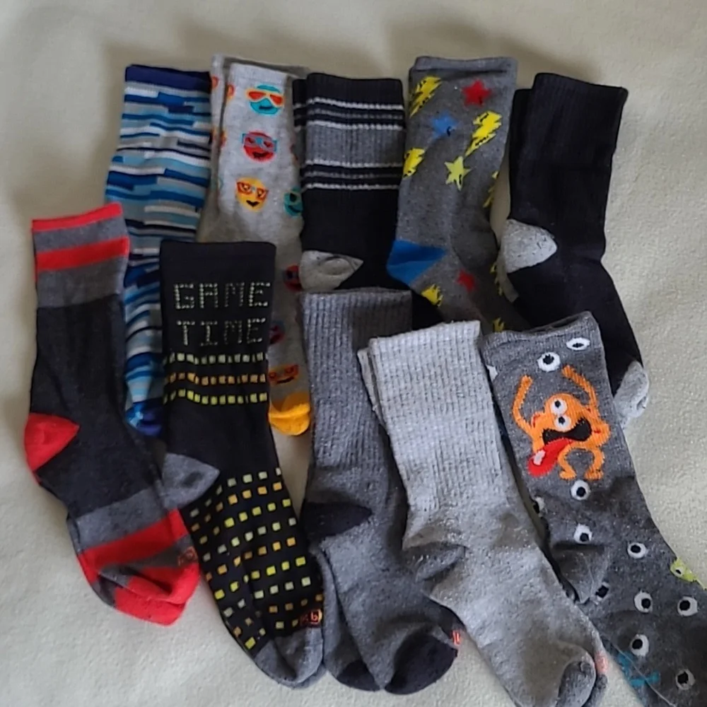 Kid's Assorted Crew Sicks 12 Pair Kb K Bell Colorful Fun Novelty Unisex Size 5-7